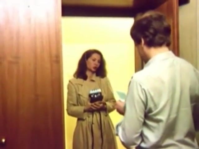 Brunnette Takes Pics (1981) with Christine Black