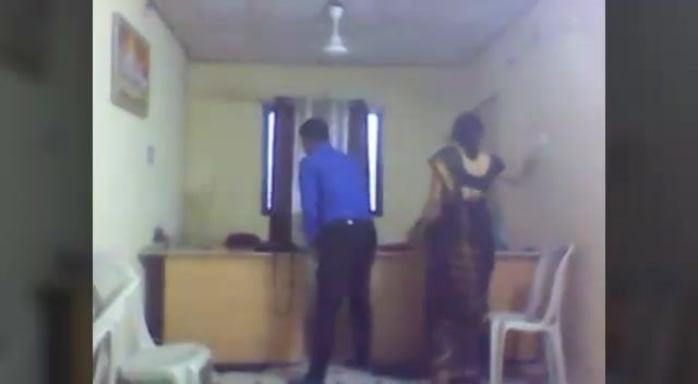 indian Merrid Bhabhi fucking with Boos in Office