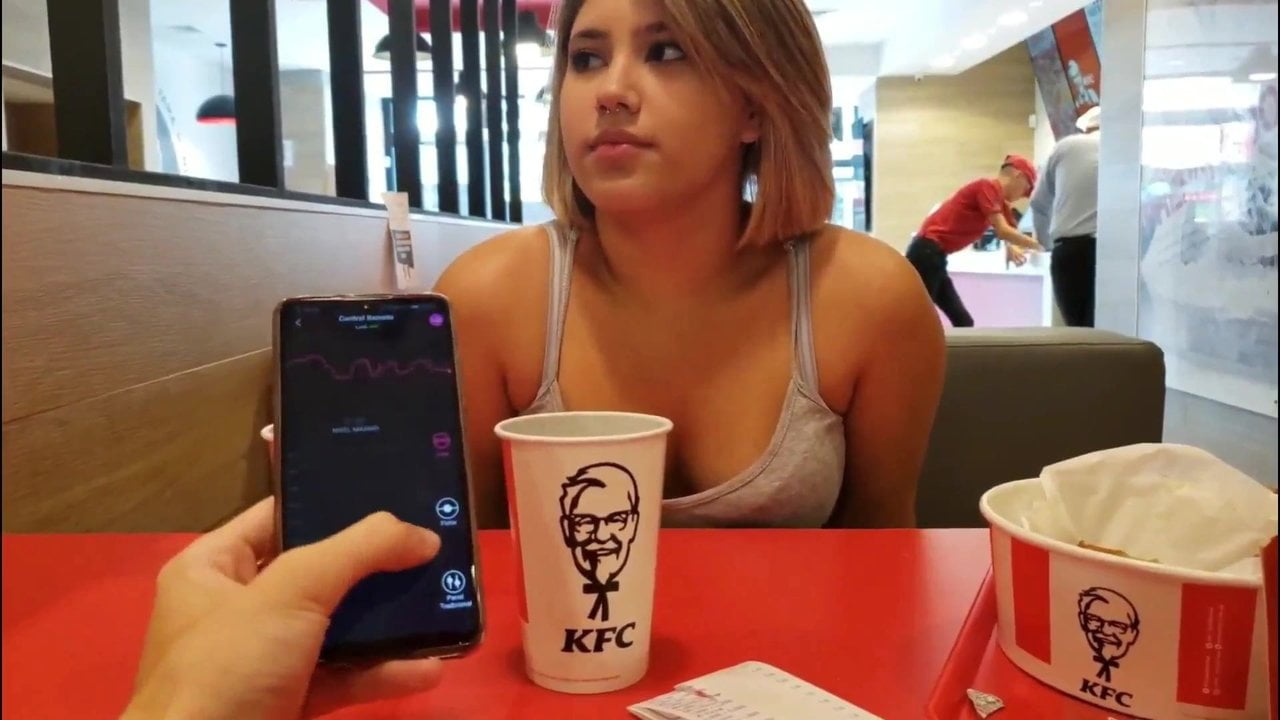 Quick sex in KFC bathroom with my boyfriend