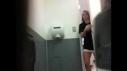 Bootylicious teen ass cheeks sitting on the toilet to pee, toilet spy