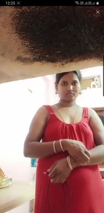 Madurai tamil sexy aunty in chimmies with sharp nippes