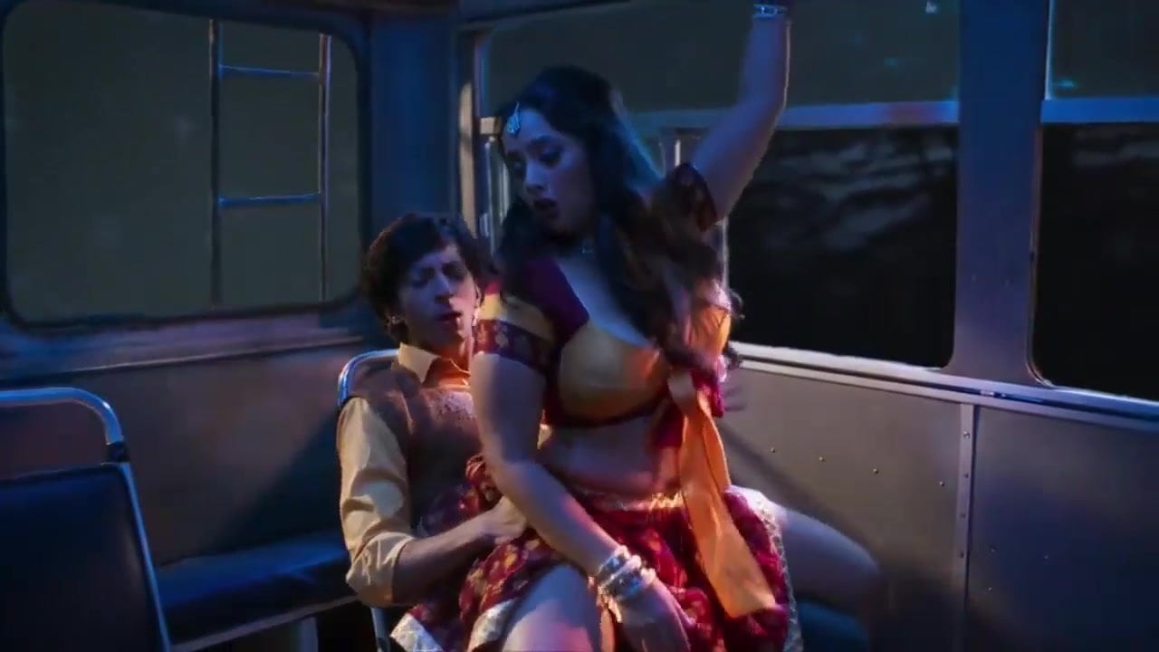 Indian Bhabhi Fucked on a Bus - Mastram XXX Hindi Movie