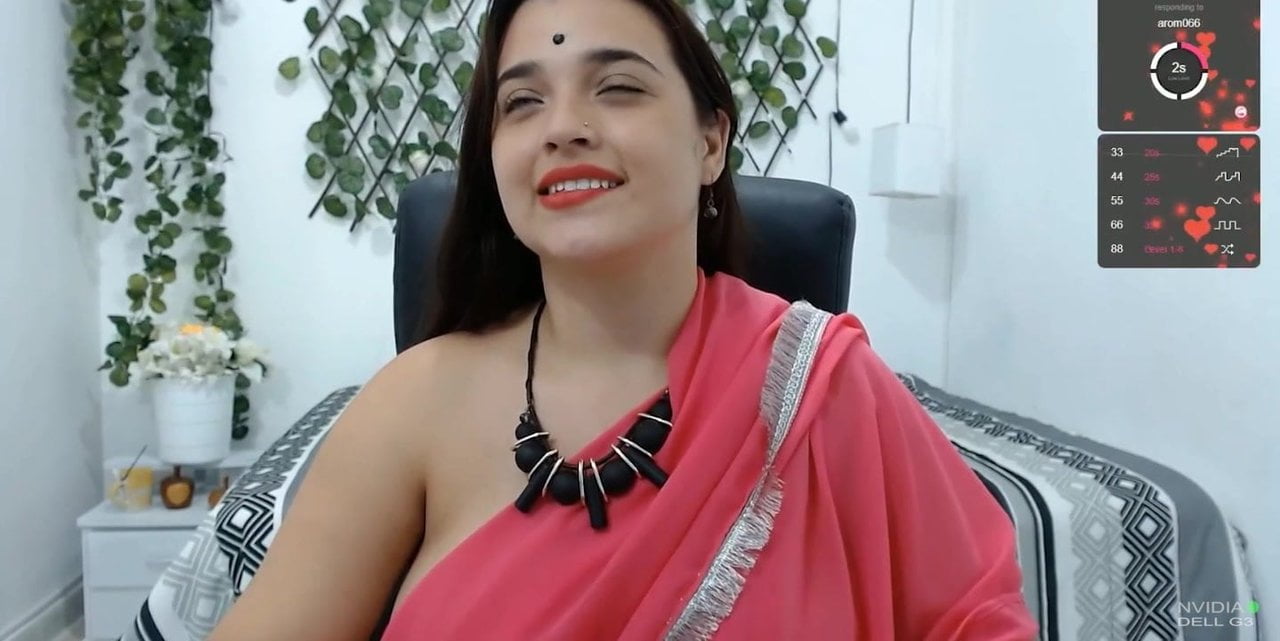 Indian Cute Milf Girl Shows Her Boobs And Pussy