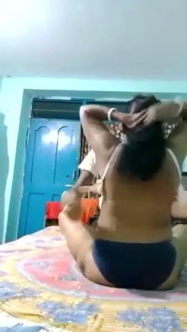 Desi aunty and young boy have sex