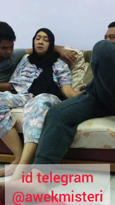 (Malay Viral) Zana Threesome Wife