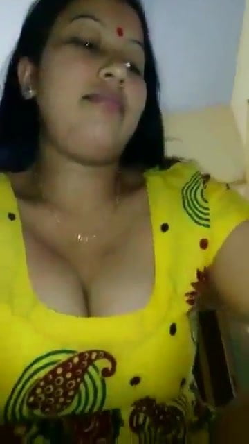 desi indian girl sucking indian bbc cock in home