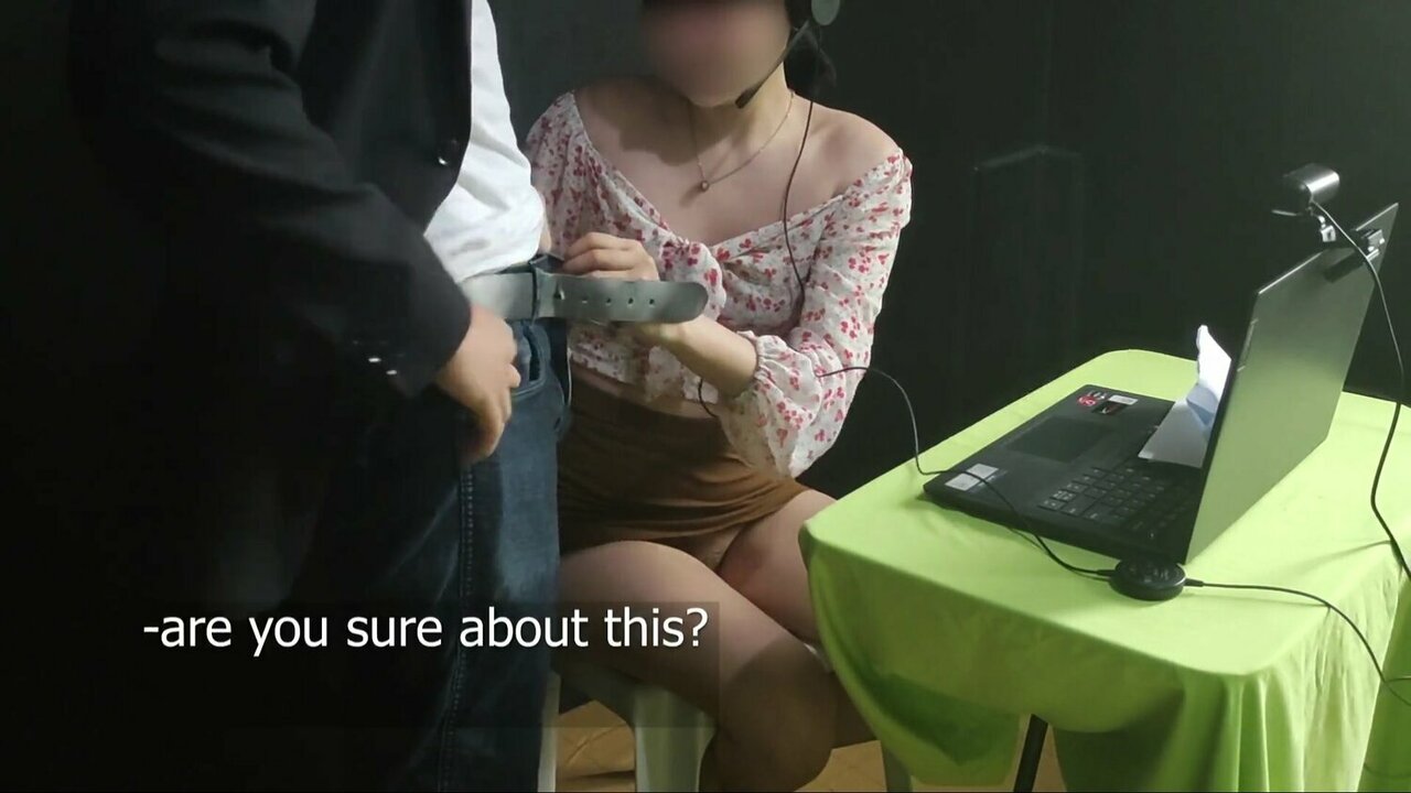 18 Y.O Working student fuck her boss while on work - Eng Sub