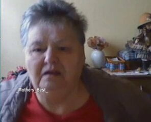 Grandma Moni in front of the cam .... 0011