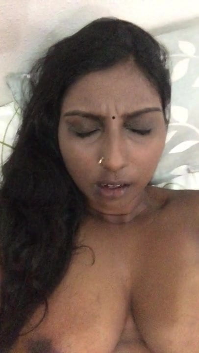 indian NRI black bigg boobs bhabhi 1