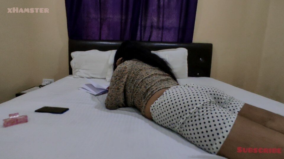 Indian College Girl SexyBitch Masturbating during her Study