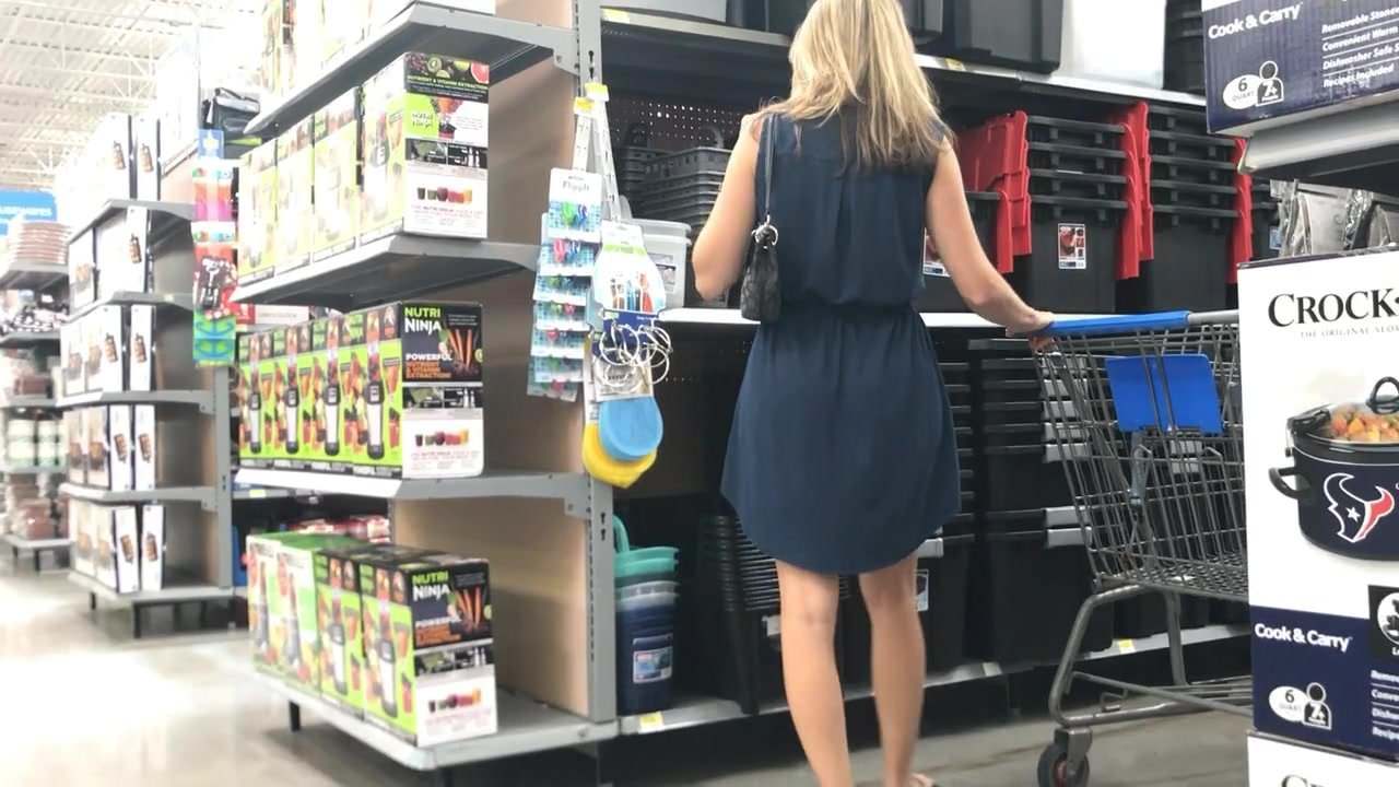 Jiggly Butt Milf in Blue Dress chased through Walmart