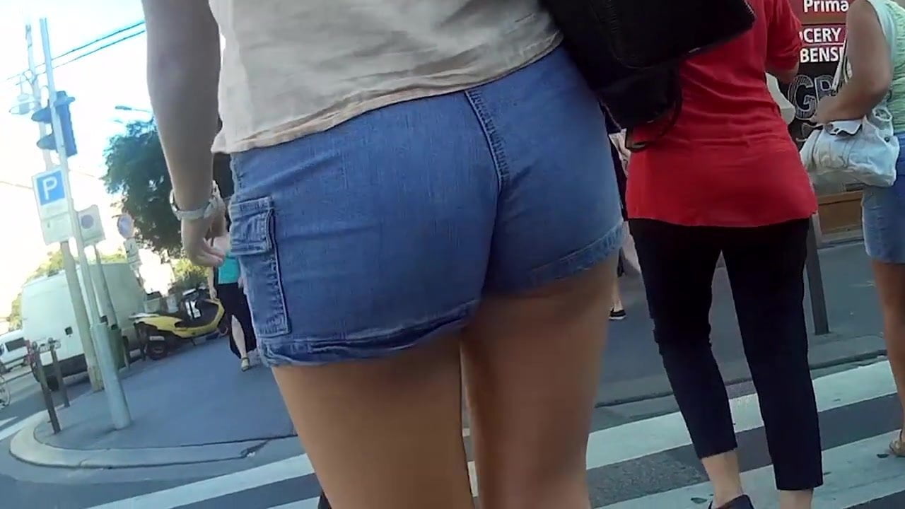 lovely ass in short jeans