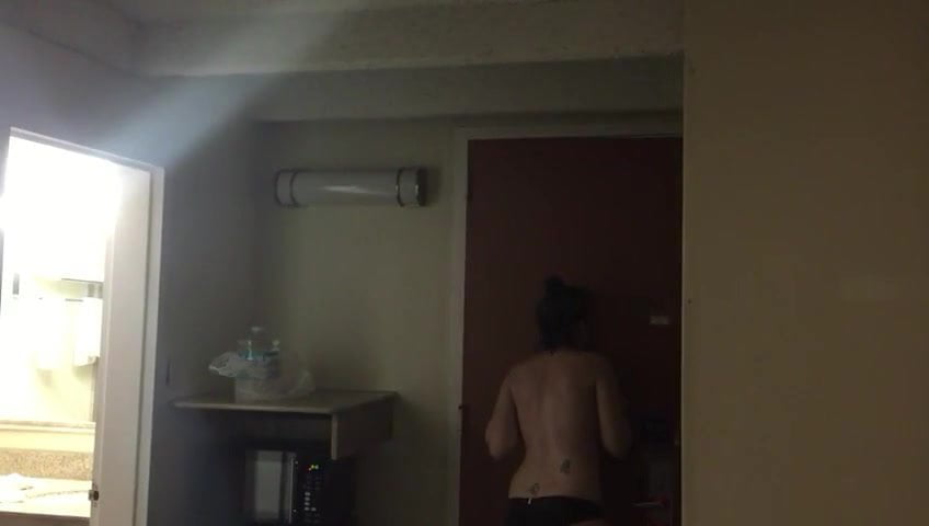 Hotel Pizza Delivery - Naked Daring Slut