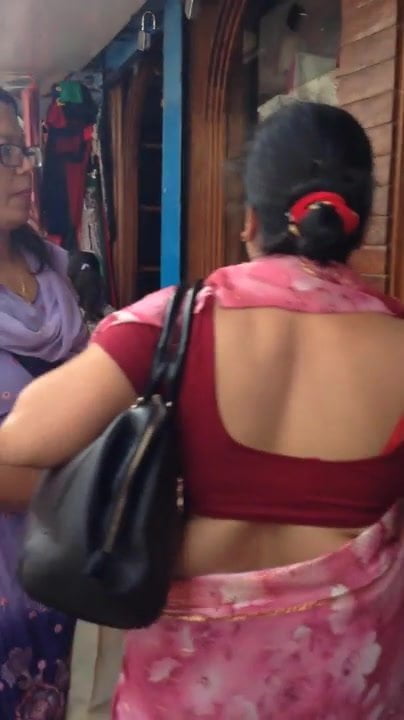 nepali sexy aunty showing red bra