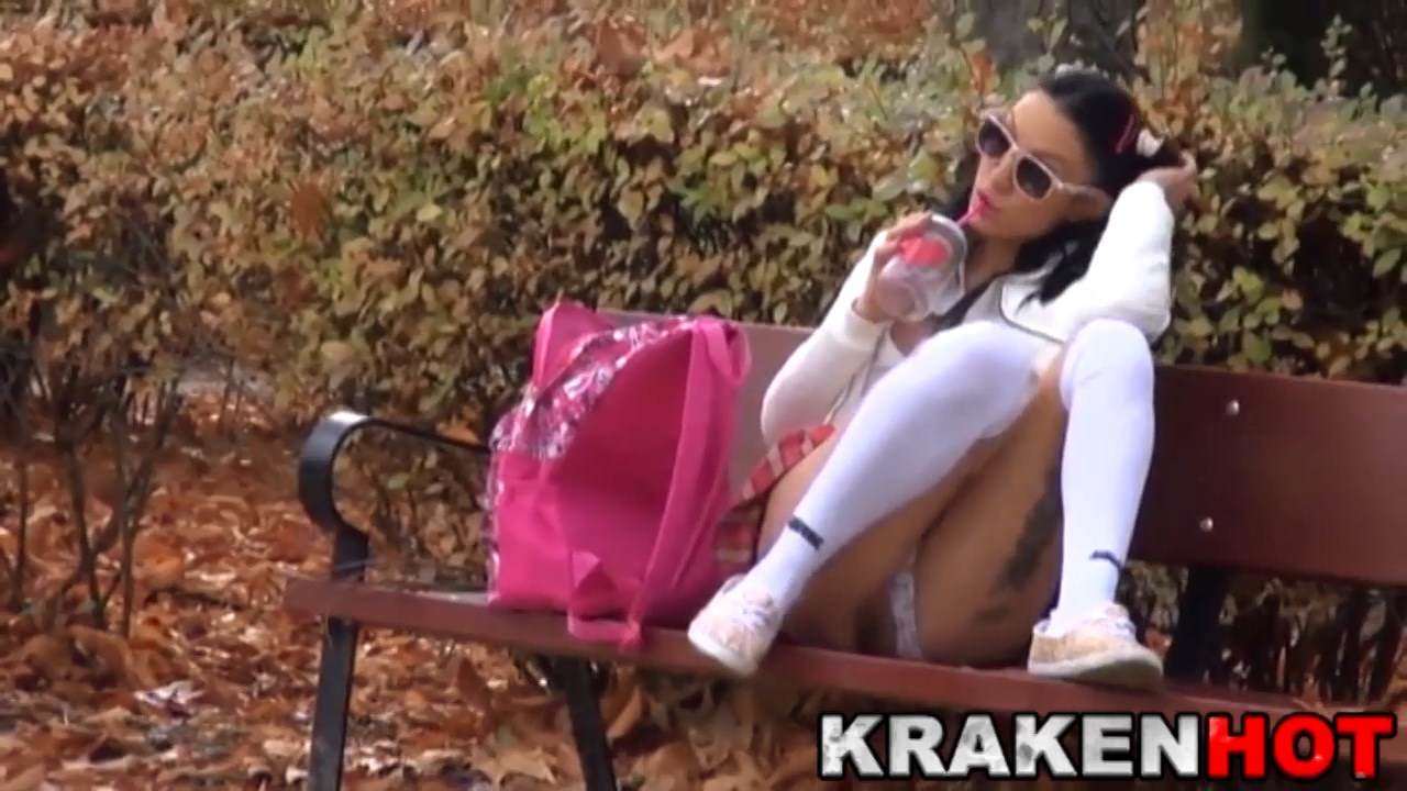 Krakenhot Voyeur video Young provocative schoolgirl outdoor