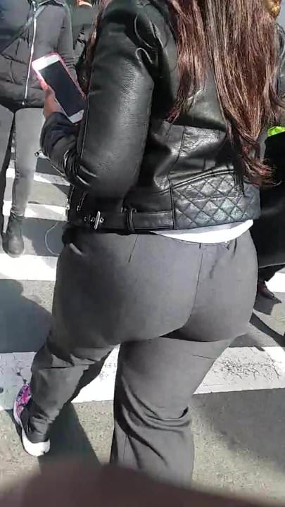 Thick Black Bbw Booty In Grey Pants