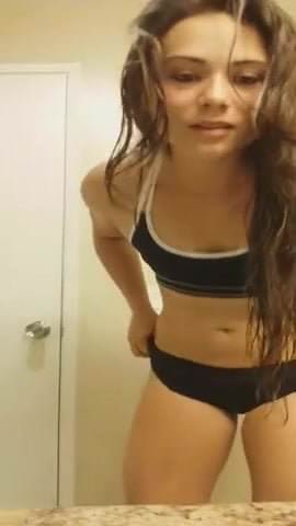 Hot Girl Streaming Live On Periscope In Underwear