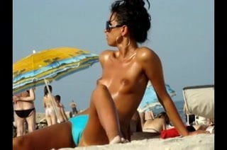 Hot Bikini Topless Girls