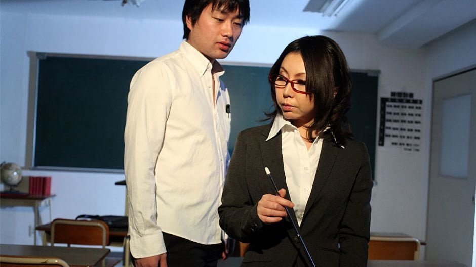 Horny Japanese teacher Minami Kitagawa blows her students ha