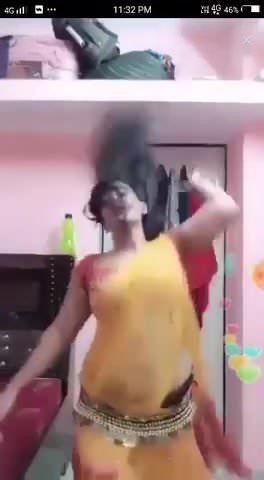 Indian Desi bhabhi seductive dance