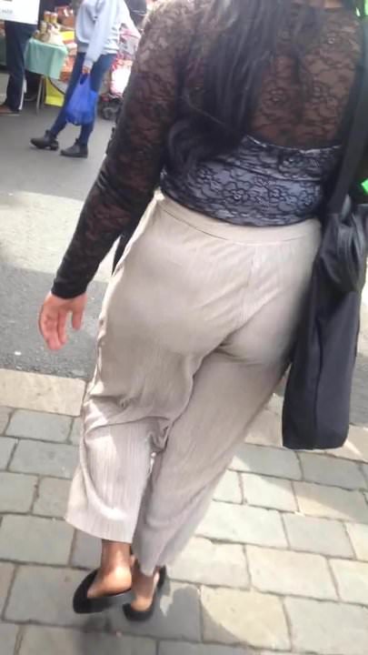 Candid - Thick Black Girl With Big Jiggly Ass