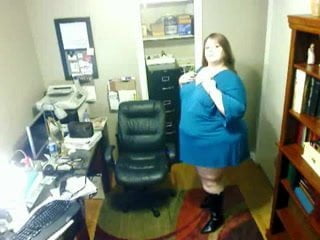 Solo #78 (SSBBW) Showing off her Body on Webcam