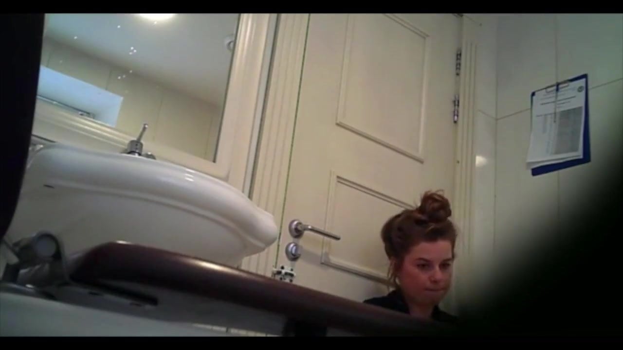 Hidden cam catches girl cumming on her break